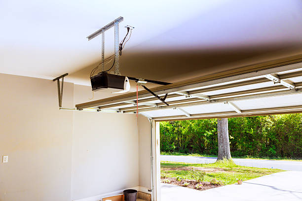 Top rated local Garage Door specialists in Fairfield, IL